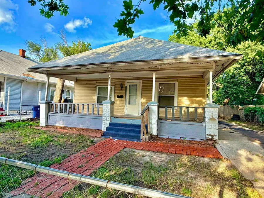 210 S Poplar St, Wichita, KS 67211 - #2