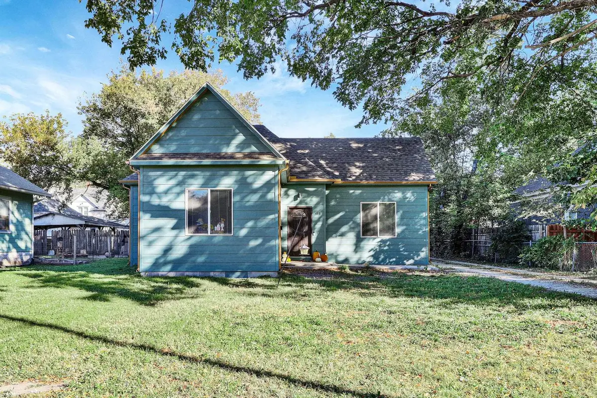 408 E 8th St, Newton, KS 67114 - #1