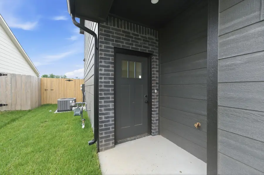 707 E Briarbrook Ln, Park City, KS 67147-1122 - #3