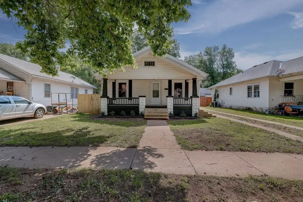 1316 Menor St, Winfield, KS 67156 - #1