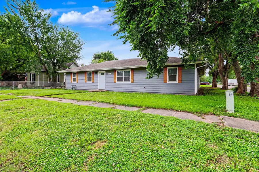 221 W Main, Mount Hope, KS 67108 - #3