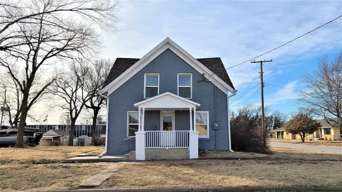 319 N Sheridan St, Minneapolis, KS 67467 - #1