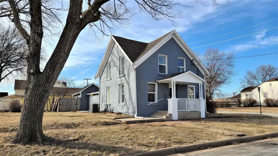 319 N Sheridan St, Minneapolis, KS 67467 - #2