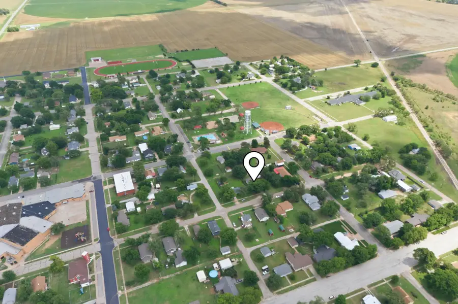 418 S Briarwood, Norwich, KS 67118 - #2