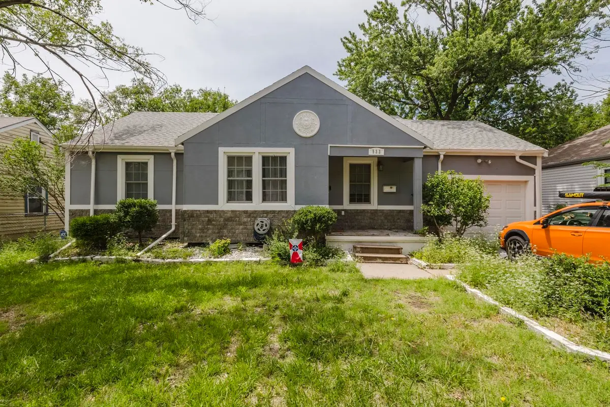 933 N Parkwood Ln, Wichita, KS 67208 - #1