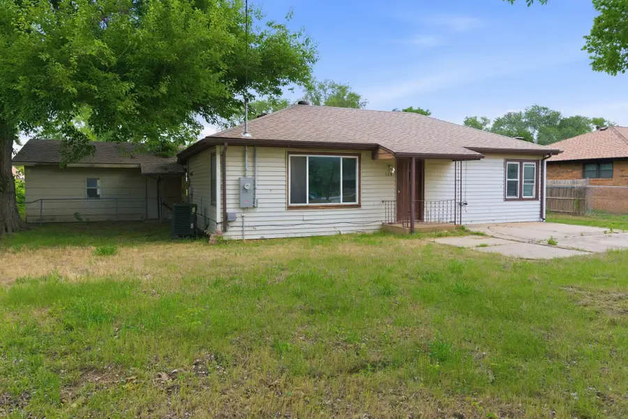 528 E 79th St S, Haysville, KS 67060 - #2