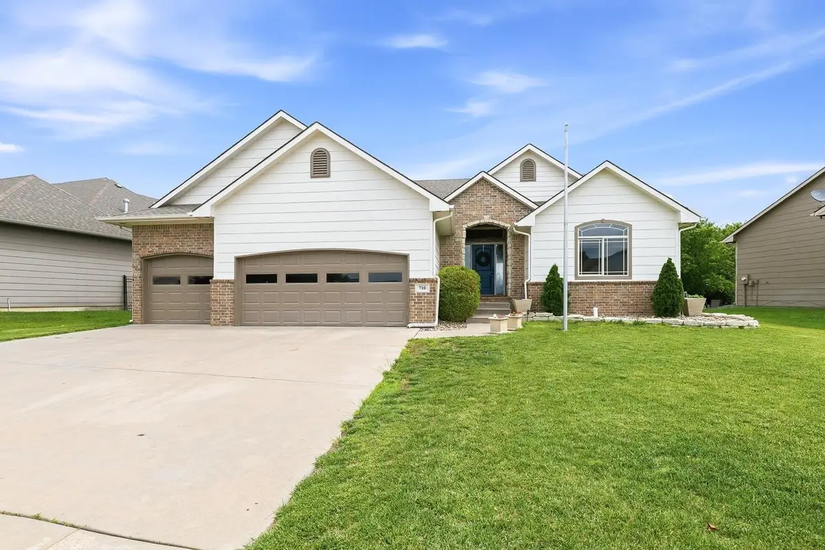 710 W Gatewood Ln, Andover, KS 67002 - #1