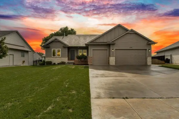 8356 W Kackley Ct, Wichita, KS 67205
