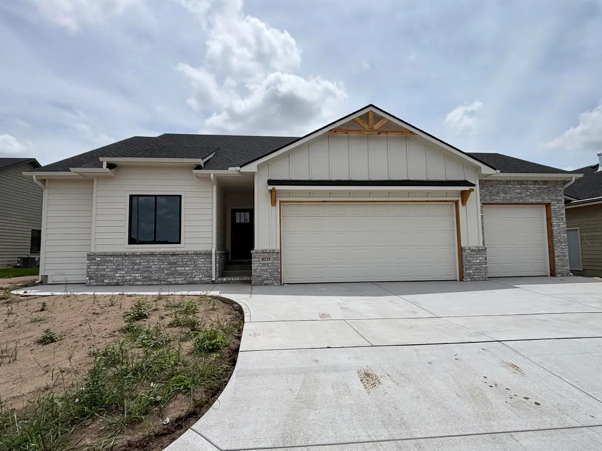 8235 E Summerside Pl, Bel Aire, KS 67226 - #1
