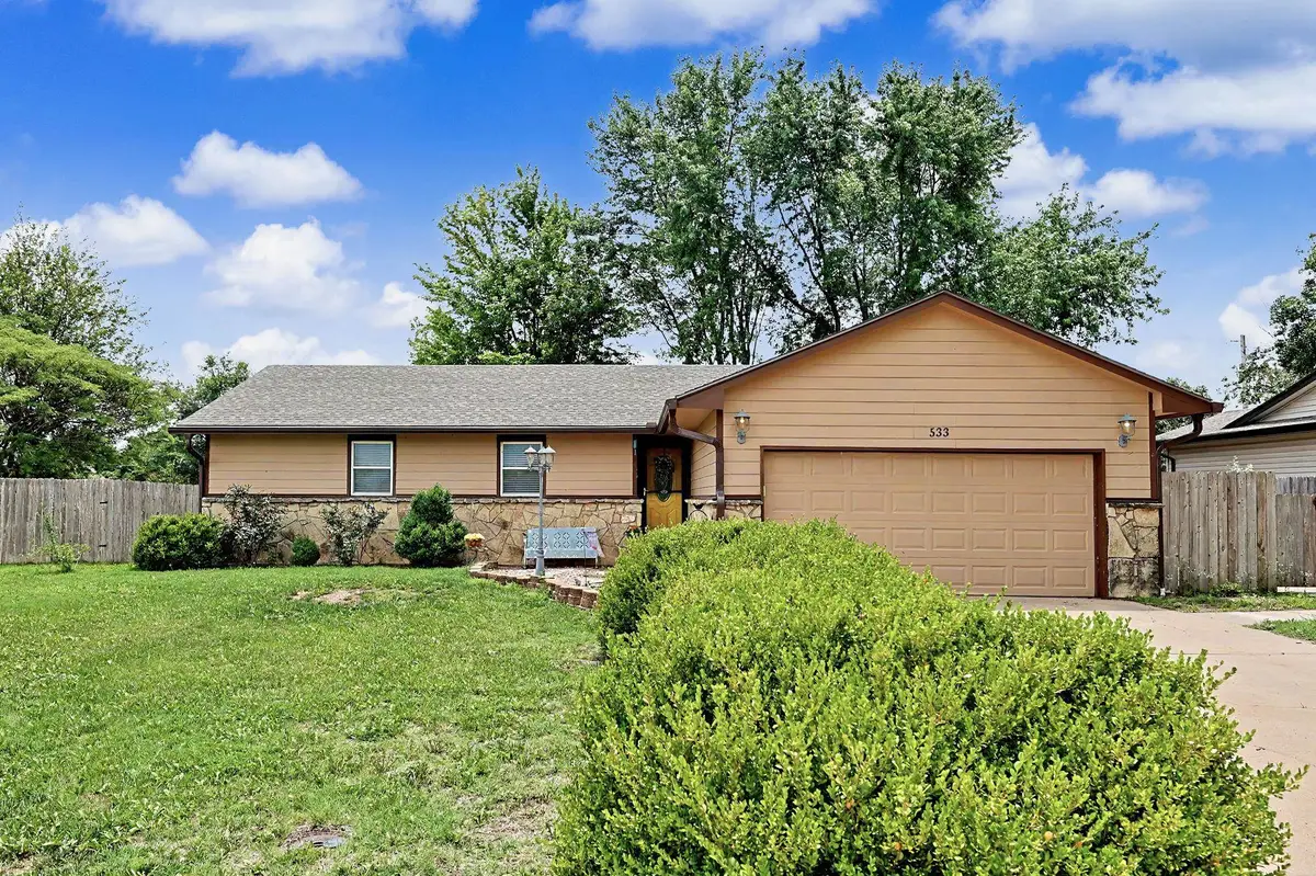 533 E Parkwood, Rose Hill, KS 67133 - #1