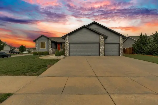 3212 N Whittier St, Derby, KS 67037