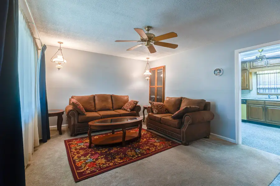 905 Windsor Drive, Salina, KS 67401 - #3
