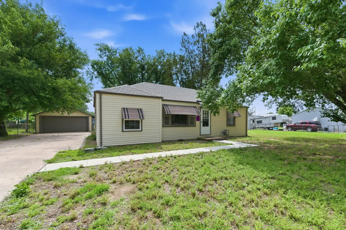 742 N Flora, Wichita, KS 67212 - #1