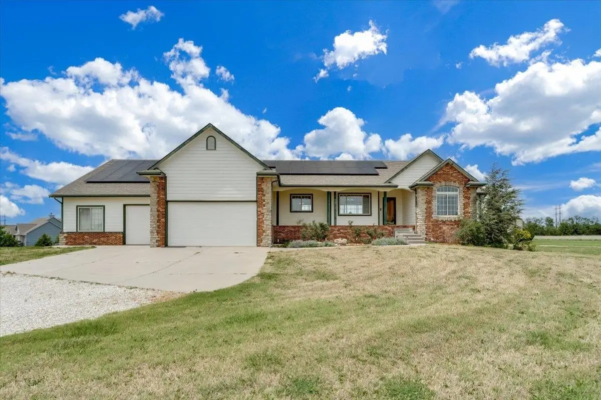 8015 S Butterfly Ct, Clearwater, KS 67026-8572 - #1