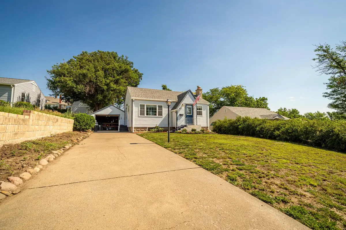 825 W 10th, Concordia, KS 66901 - #1