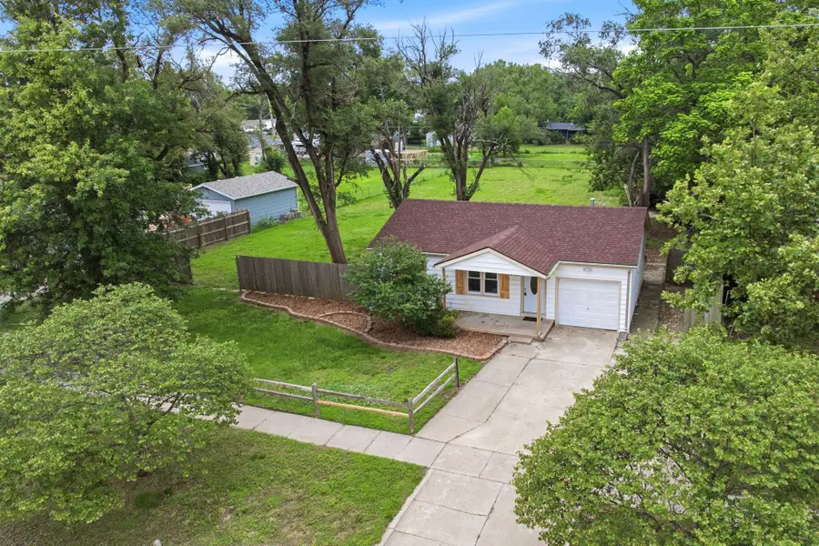 3317 W 9th St N, Wichita, KS 67203 - #2