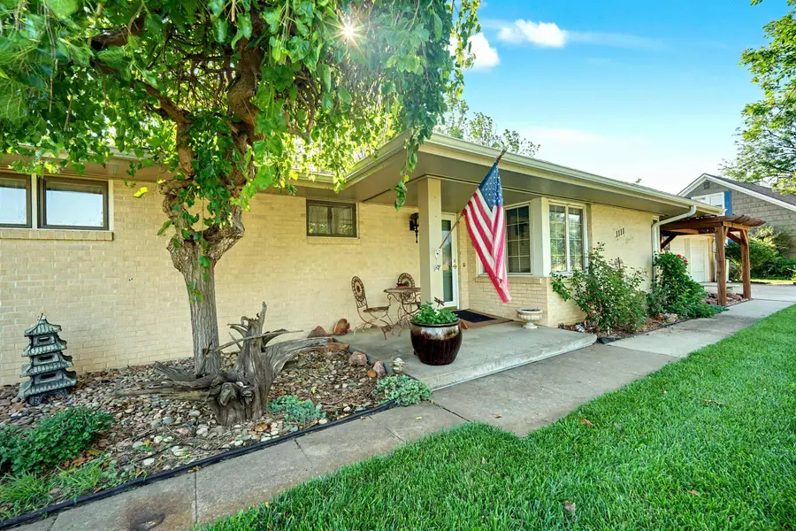 1111 Sunrise Dr, Salina, KS 67401 - #2