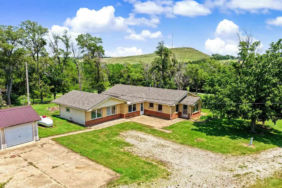 300 Rafter M Ln., Salina, KS 67401 - #2