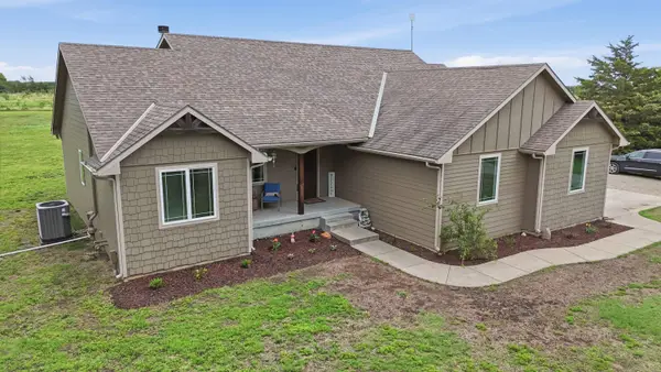 9828 S 119th W, Clearwater, KS 67026