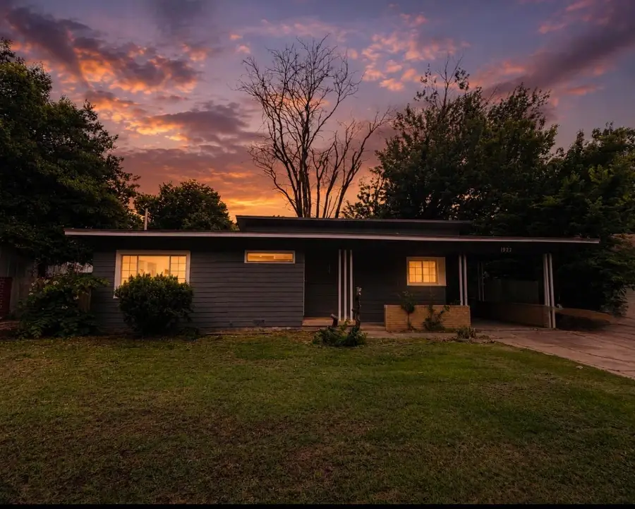 1927 E Glen Oaks, Wichita, KS 67216 - #2
