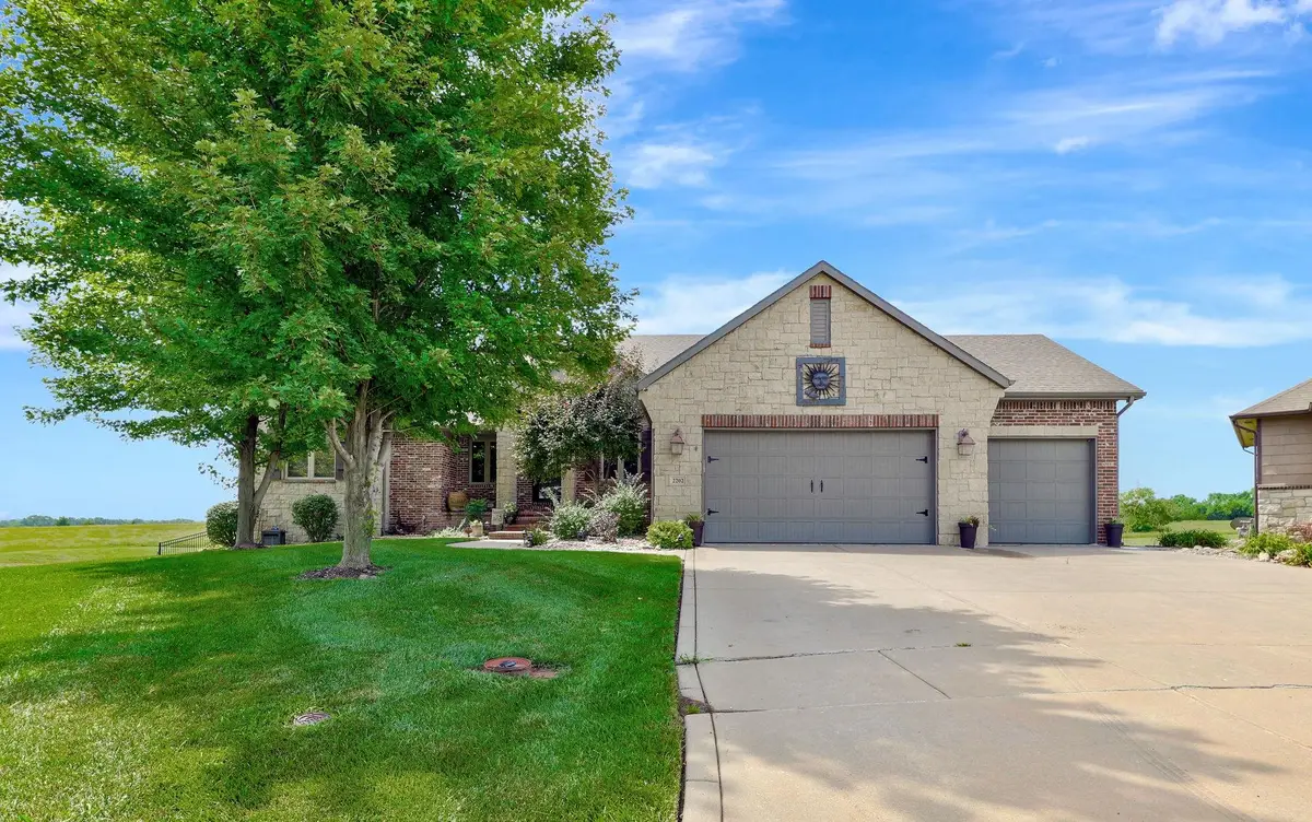 2202 N Foxfire Ct., Augusta, KS 67010 - #1