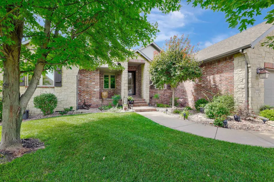 2202 N Foxfire Ct., Augusta, KS 67010 - #2