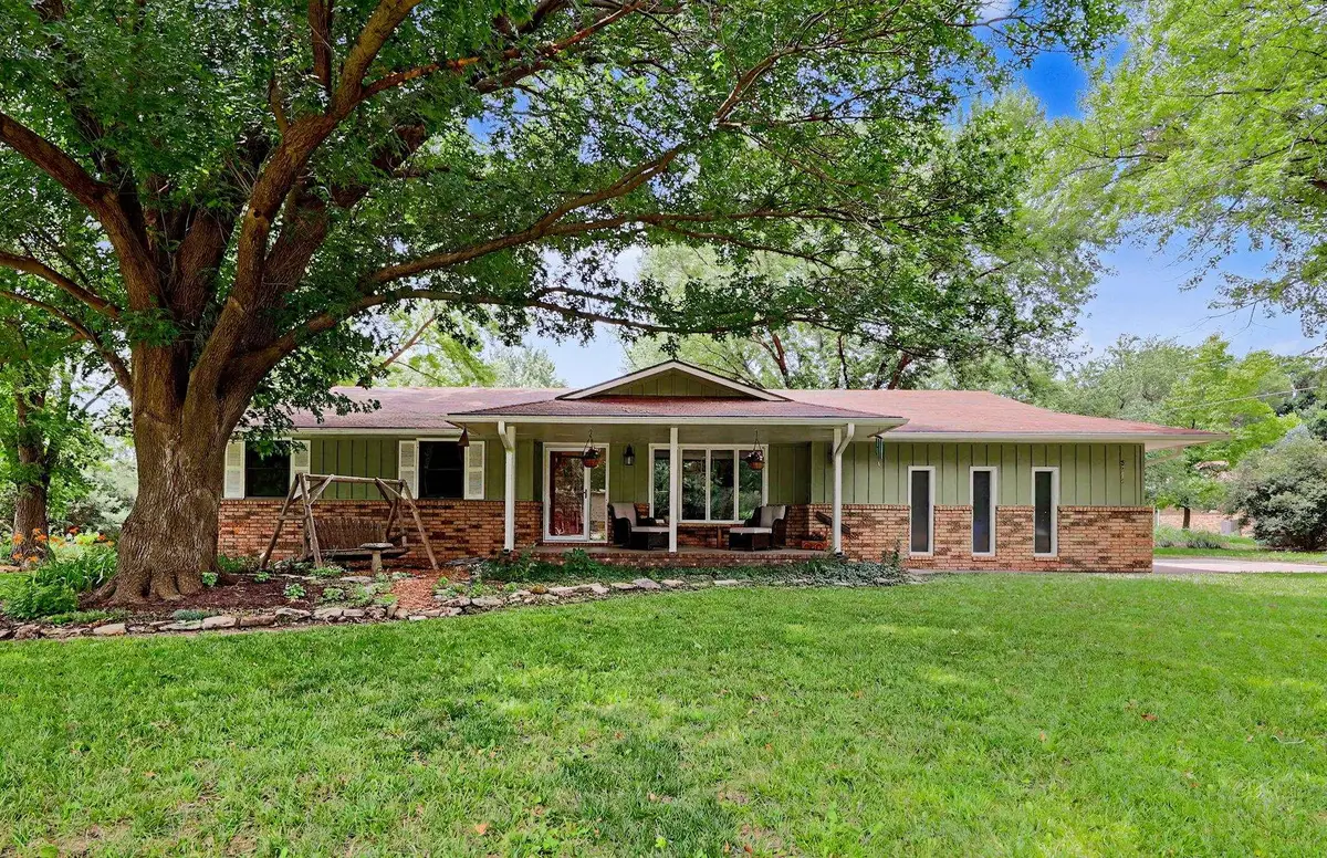 3225 Southwood Ct, Newton, KS 67114 - #1
