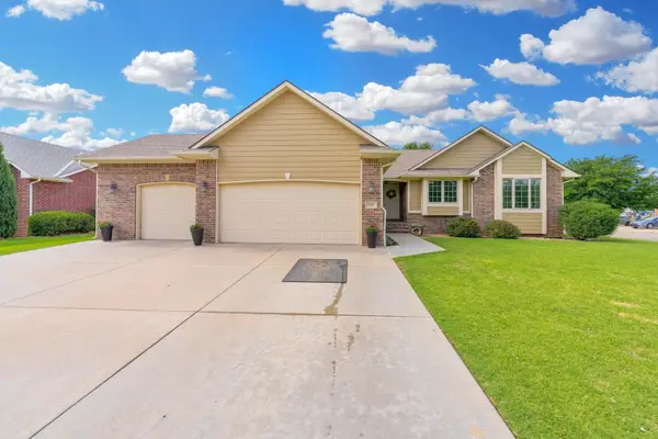 303 E Evergreen Ct, Cheney, KS 67025