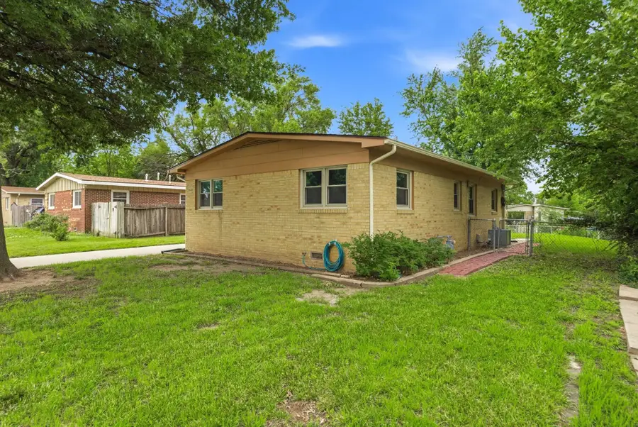 6039 N East Park View, Park City, KS 67219 - #2