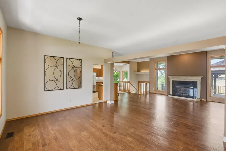 328 Campus Ct, North Newton, KS 67117 - #3