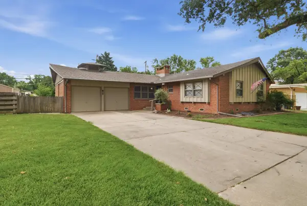 812 N Chipper Ln, Wichita, KS 67212