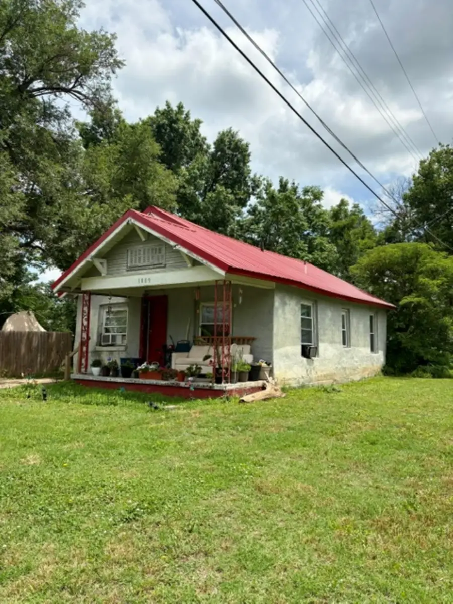 1009 W Kansas Ave, El Dorado, KS 67042 - #2