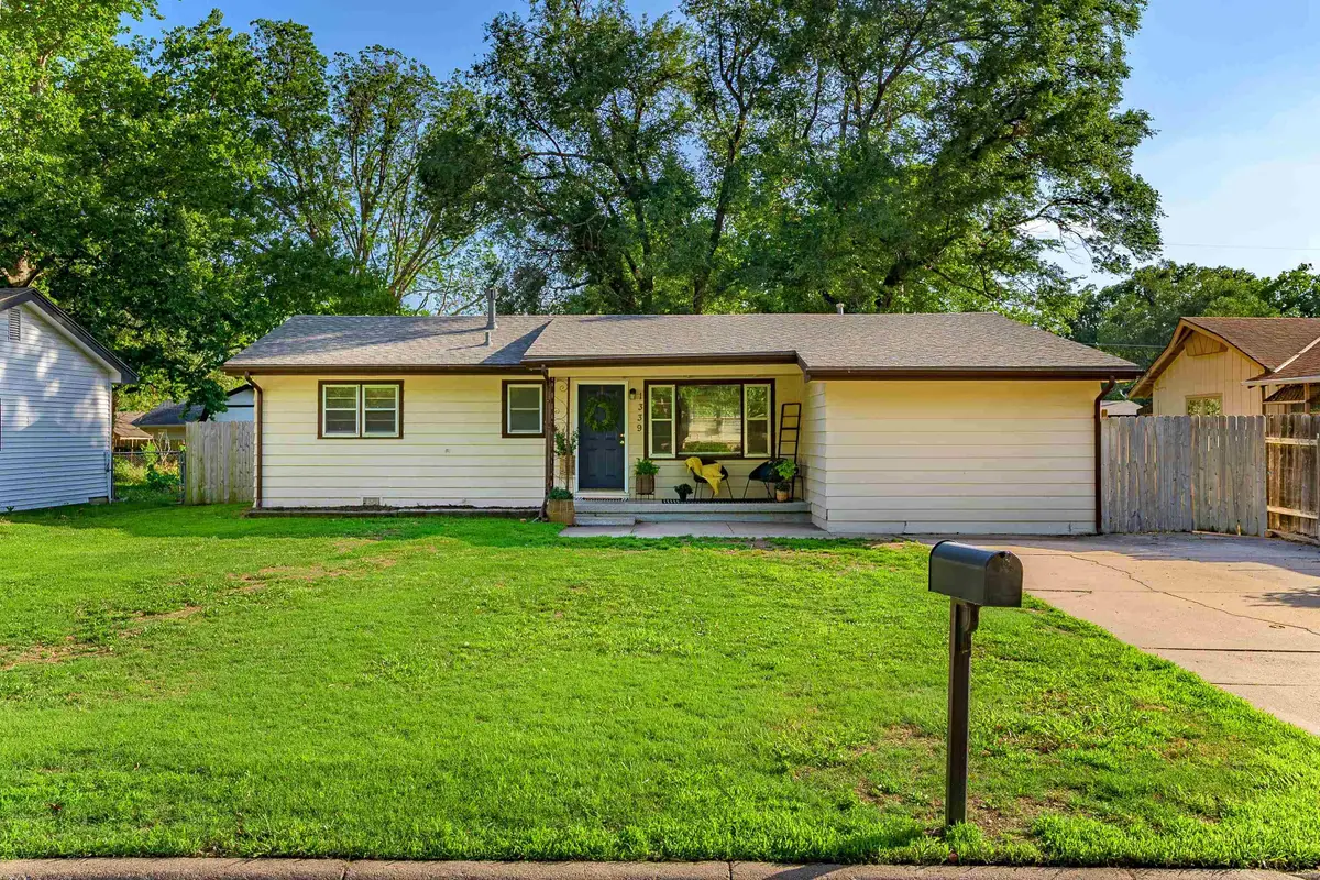 1339 N El Paso Dr, Derby, KS 67037 - #1