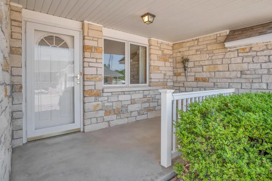 321 E 12th, Newton, KS 67114 - #3