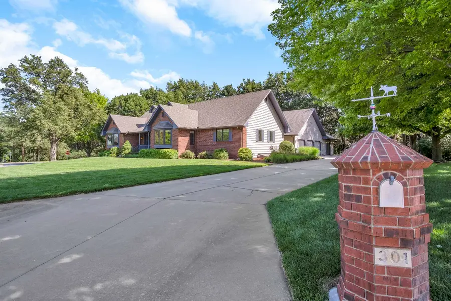 301 Campus Ct, North Newton, KS 67117 - #2