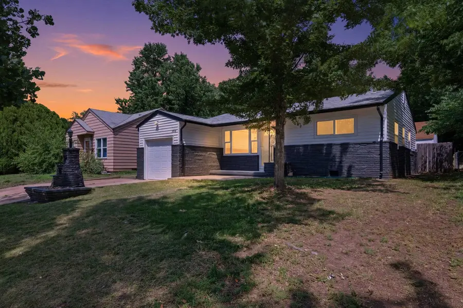 2308 S Belmont Ave, Wichita, KS 67218 - #2