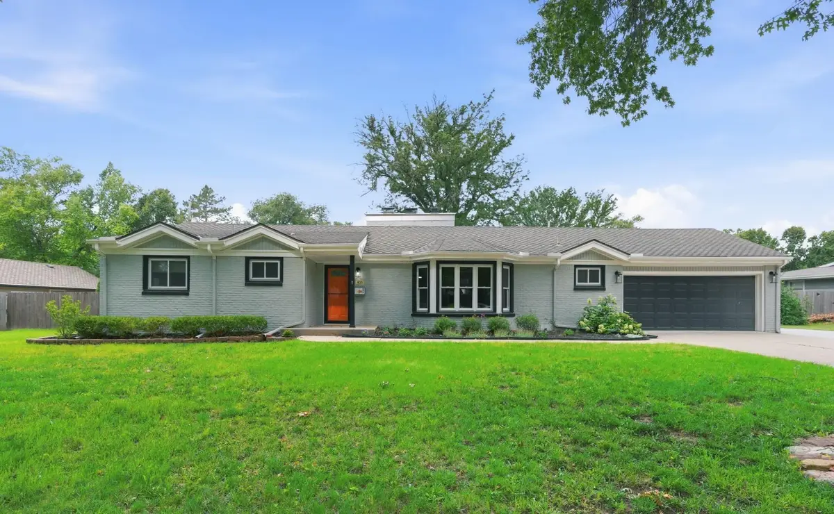 633 N Mission Rd, Wichita, KS 67206 - #1