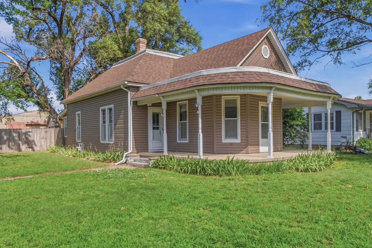 110 E Main St, Haven, KS 67543 - #1