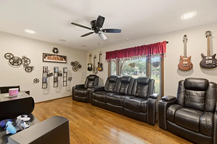 3821 N Porter Ave, Wichita, KS 67204 - #3