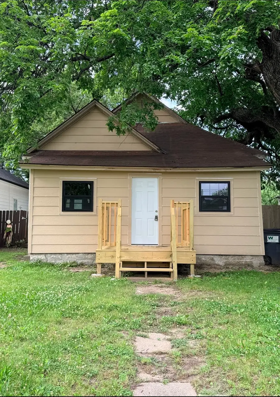 643 W Hendryx Ave, Wichita, KS 67213 - #2