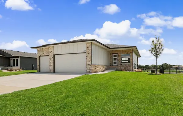 1133 W Trek Cir, Goddard, KS 67052
