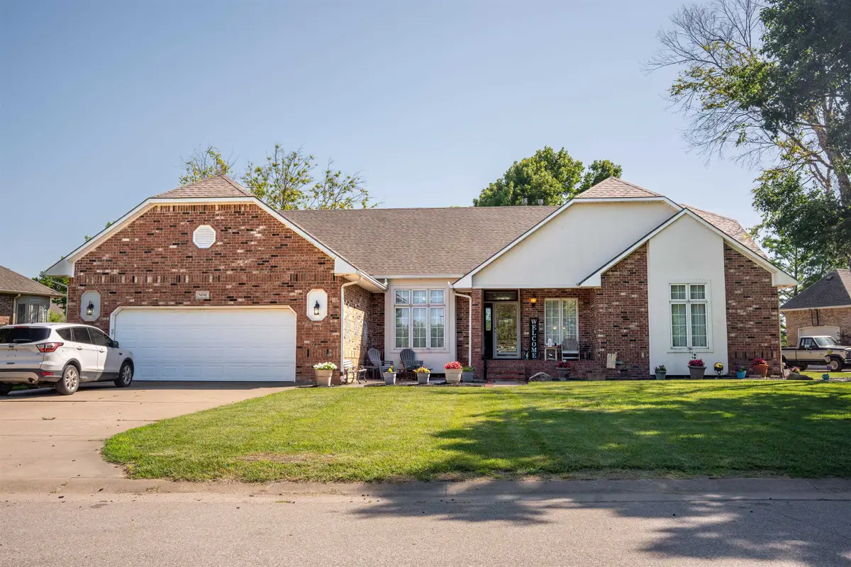 9 E Flanigan Dr, Augusta, KS 67010 - #1