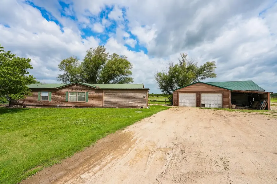 8732 SE 30th St, El Dorado, KS 67042 - #2