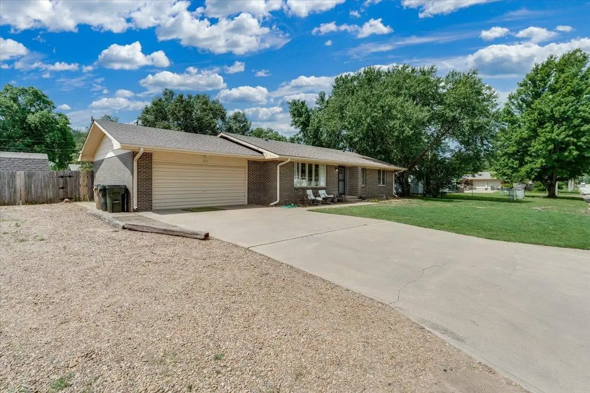 605 E Main St, Haven, KS 67543 - #1