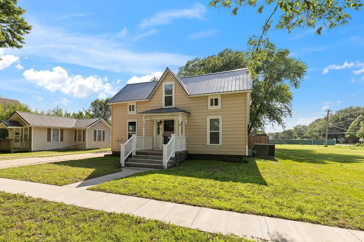 217 N Emporia St, Haven, KS 67543 - #1