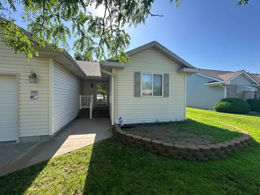 3306 Amanda St, Hutchinson, KS 67502 - #3