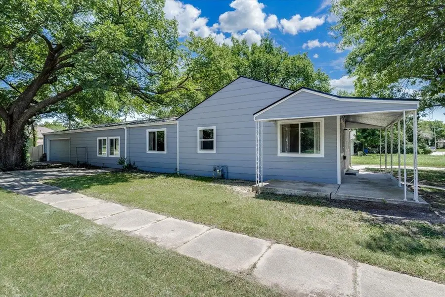 956 Harding St, Wichita, KS 67208 - #2