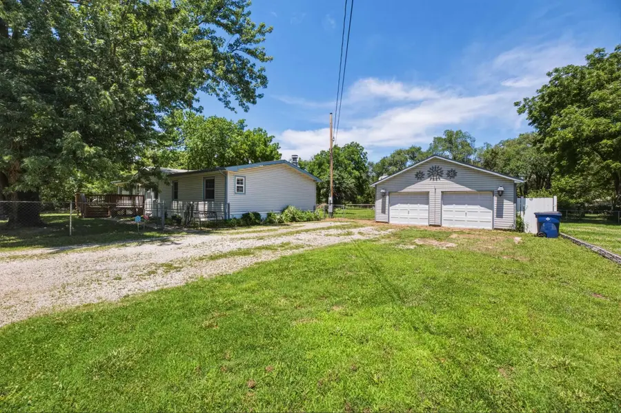 416 W 58th St S, Wichita, KS 67217 - #3