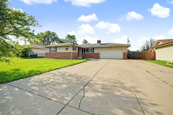 2311 Applewood Ln, Salina, KS 67401