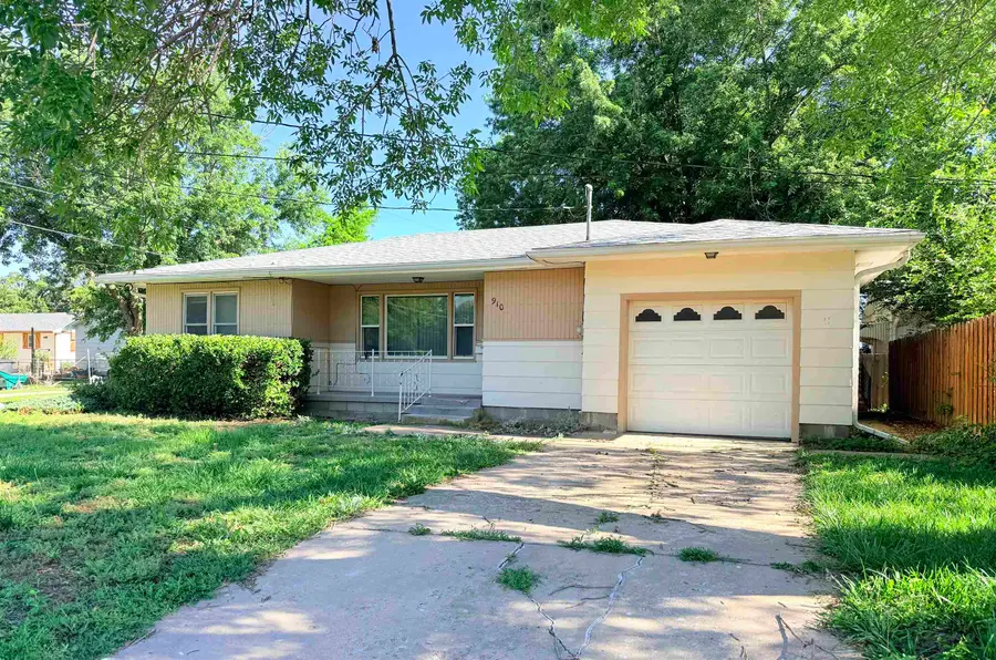 910 E Sherman, Marion, KS 66861 - #2